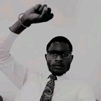 Jeune révolutionnaire ✊, acteur politique engagé pour le changement, coordonnateur d'un mouvement citoyen sauvons le congo 🇨🇩 Activiste engagé ✊🇨🇩