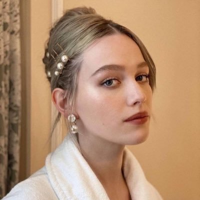 misswhitnoel's profile picture. she/her 🪐 fly me to the moon 🌙