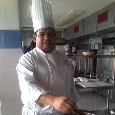 VctorHu32046813's profile picture. auxiliar de servicio de torre reforma, sábado de chef parrilero a donde doy servicio a domicilio y con grandes amigos para dar servicio.