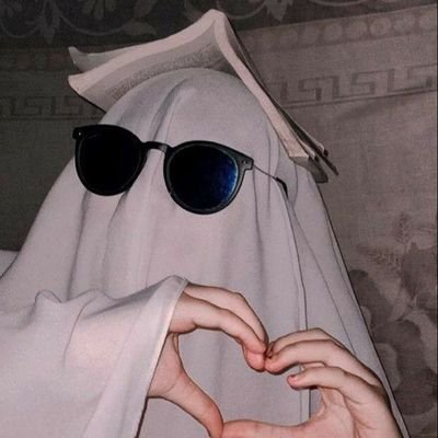 essykahh_v's profile picture. 