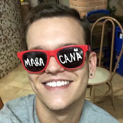 um jovem senhor que vive com 11 mulheres @repmaracanã