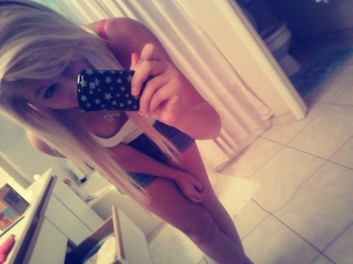 Carrielovesyou3's profile picture. 