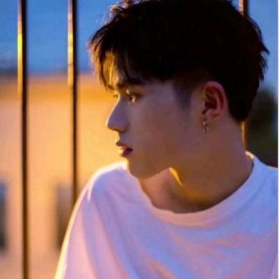LinMlsl's profile picture. 🥱