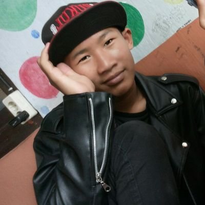 athourrohmanro1's profile picture. 