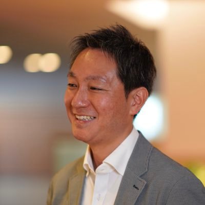1976年埼玉県浦和市生まれ。文学部心理学科卒。金融業界で営業、人事を経験後、IT業界の人事。もと尺八演奏家。好きな言葉:顔色容貌の活発愉快なるは人の徳義の一箇条。尊敬する人:亀仙人、ルパン三世、シティハンター。資格:キャリアコンサルタント、FFSパーソネルアナリスト、ワイン検定ブロンズクラス。MBTI:ENFP