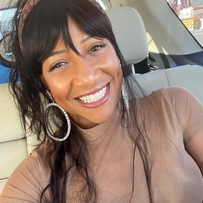 nicolepurvy's profile picture. 