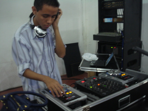 dj_romulo's profile picture. 