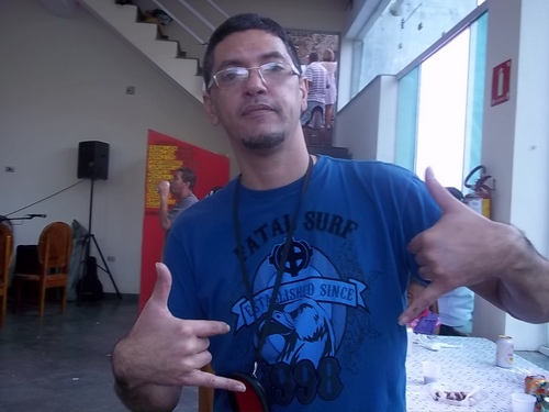 sou feliz e divrtido e corinthianokkkkkkk facebook: lecao-alex2010@hotmail.com MSM o mesmo!!!
