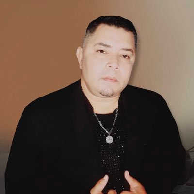 Ex vocalista de La Original Banda El Limón. 🎤Contrataciones: +52.33,1170.2138📞 mi más reciente sencillo “ Invéntame” 👇🏽