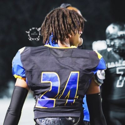 Chris Williams L.B Landry💙🧡 c/o 2023 DB 2 sport ath🏈⚾️ Positions: Cornerback and Safety realstrongnetwork@gmail.com height : 5’11 weight:165 lbs GPA:3.3