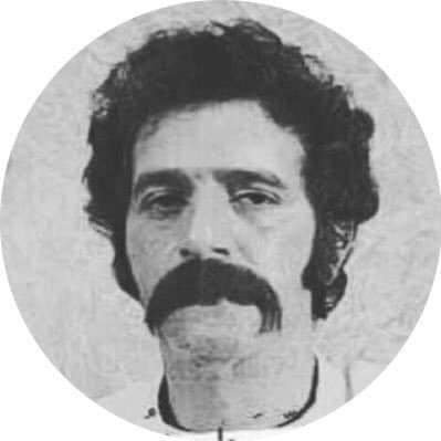 (هلي مو من عبث تنورهم من طين هلي تراب الوطن بالخبزة خلولي)