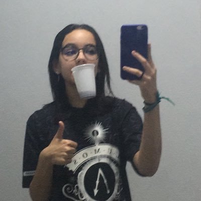 y2kh4nna's profile picture. Sofrendo com as músicas da Taylor swift!!😁    Fã de banda morta‼️