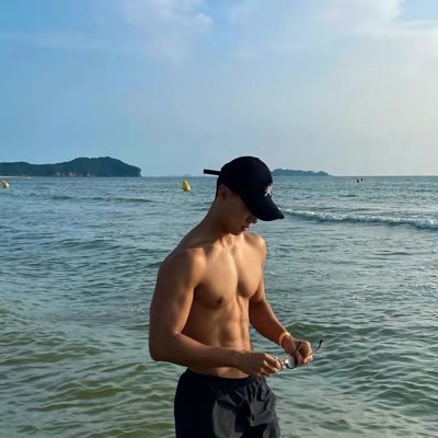 农,性癖:喜乳敏牛|喜胸肌|喜玩乳头|喜高弹或紧身牛。不10,拒母|肥,打招呼带身材照和个人情况或主页有原创内容,欢迎私信。