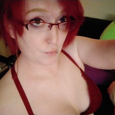 Bee (°~ ° } • Quirky Awkward Trans Girl • NWS/NSFW 18+!

i take slutty photos for onlyfans: https://t.co/4O5Sanx8ny