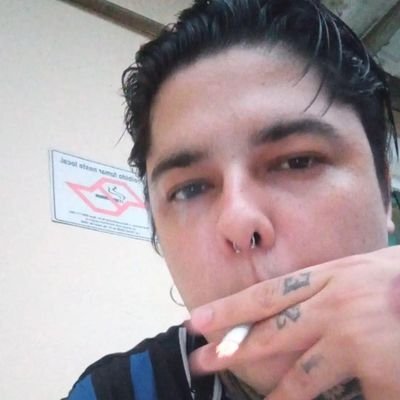 revinhow's profile picture. sei la tamo vivendo