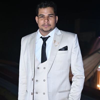 Mohmmad77252489's profile picture. सिर्फ़ इंसान गलत नहीं होता... 

वक़्त भी गलत हो सकता है..!