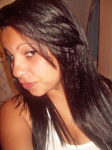 A felicidade está no sorriso de cada manhã, no abraço de toda tarde e nos beijos de muitas noites.