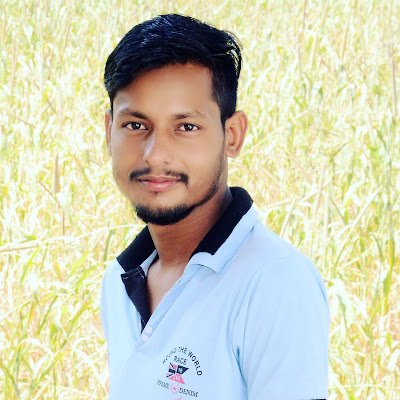 KarthikBhati's profile picture. *जो उड़ते हैं अहम के आसमानों में*
*जमीं पर आने में, वक़्त नहीं लगता*

*हर तरह का वक़्त आता है ज़िंदगी में*
*वक़्त के गुज़रने में, वक़्त नहीं लगता।*