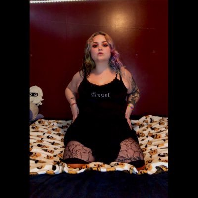 MiranBarrie's profile picture. sad ass bitch. dummy.