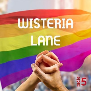 Programa LGTBI+ de RNE. Dirigido y presentado por Paco Tomás. Sábados y domingos, 23.30 h. 14 años en antena. wisterialane@rtve.es. Notas de voz: 630 43 12 12.