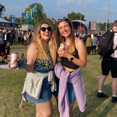 Kate__Sheldon's profile picture. I’m hilarious in this sunglasses 😎