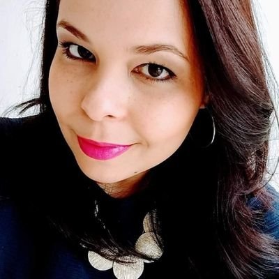 ✍🏻 Uma eterna estudante apaixonada por escrever sobre seus devaneios
🔖 Professora e Advogada
📚 Mestranda UFF
⬇️ Especialista em Direito Penal e Letras