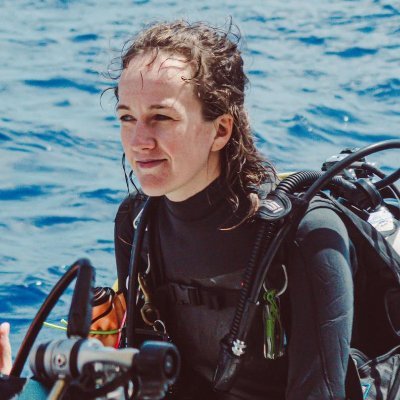 Aquatic Ecologist 🌊 Senior postdoc on the CETUS project @UCC @MaREIcentre studying 🦈+🛼 movements. Probably underwater or planning to be 🏳️🌈