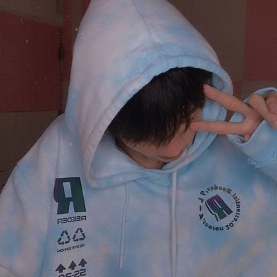 AlhmamyMrr's profile picture. لا تقلق علي يمكنني تحويل مأساتي إلى نكتة  إقلق على نفسك لانك لا تستطيع فعل نصف ما فعلتة،🖤!