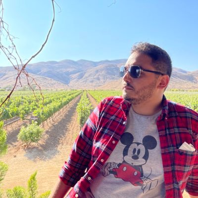 licsolis's profile picture. Lic en Comercio Internacional / Proudly EXATEC /Godinez de primera #FuckMyLife / Politólogo de clóset / Life's a bitch .. take it from the back ...