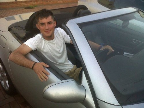 YiannisFleming's profile picture. In order to be irreplaceable, you must be different. There's nothing wrong with fighting for the right reasons