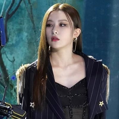 YONCESWEETENER's profile picture. | she/her |