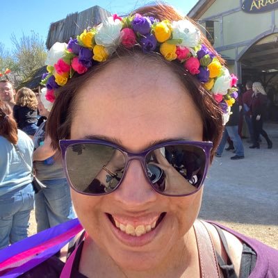 Latina. Bossypants. Daughter. Sister, Tia, Lover of purple, cooking and Michael Jackson. Loves to laugh. Dislikes liars. Te amo.