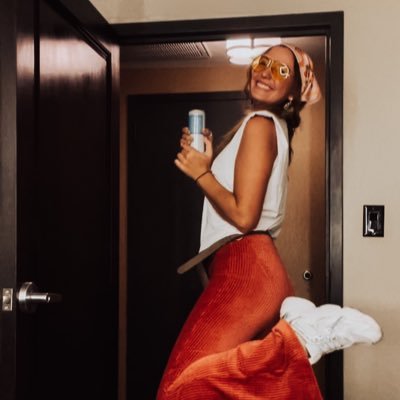 RebeccaEvans77's profile picture. https://t.co/tlS5L2W667