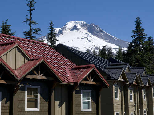 Located within an hour of Portland, Collins Lake Resort is Mt. Hood’s premier resort and the number one source for vacation rentals on the mountain.