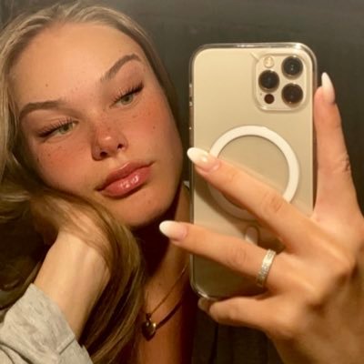 fie_bruhn's profile picture. 