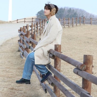 vr1lkHzmdKi1AZK's profile picture. 