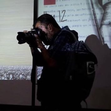 Mexicano. Convencido de que México y su gente podemos ser mejores.