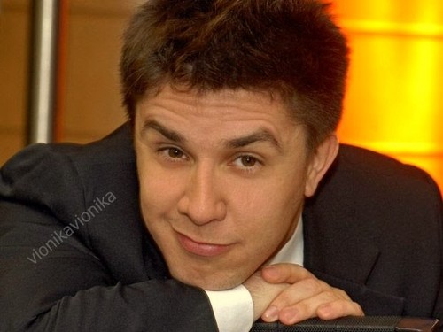 Since : 07/12/2010 . Dona : @vihonika
