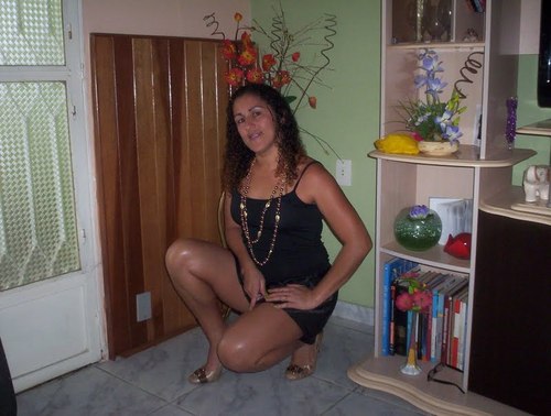 bethluz00@hotmail.com