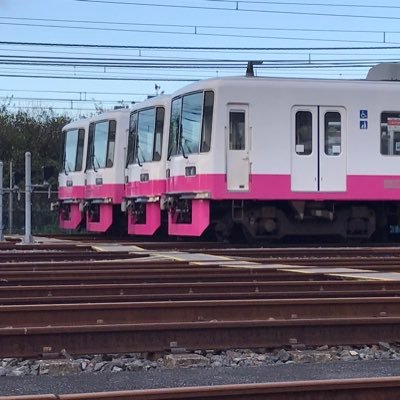 無言フォロー失礼します。当アカウントは主にぶるいち交通局のお知らせや鉄道、バス関連の投稿をします。中の人は電車や新京成バス、アニメや漫画(高木さん関連)が大好きな高校1年生です。撮影機材 NikonD3200/PanasonicHC-V550M/iPhoneSE第二世代 模型垢→ @sabuichi_hokuso