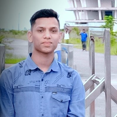 designeremran's profile picture. Graphic designer