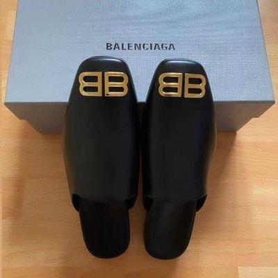 poshthrift1's profile picture. Lagos number one plug for ur designer wears . Italian shoes .new and used we gat u covered