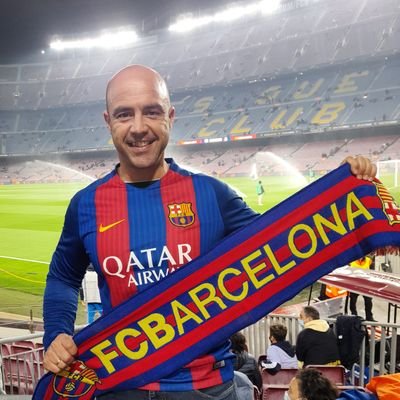 Aficionado al deporte, en especial al  futbol ,sobre todo al FCBarcelona,enamorado de  mi familia y encantado con mi trabajo.