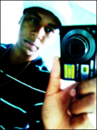 Sou feliz E vivo A mil por Hora!!!  http://t.co/ubcs3QNdXm