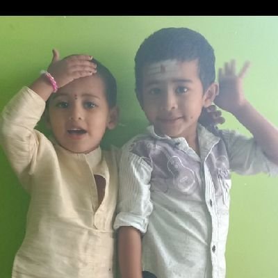 DeepiShruthi's profile picture. Morattu Single✌