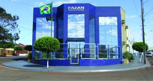 Indústria especializada na produção de Etiquetas/placas/adesivos e brindes. Localizada em Cambé no Norte do Paraná fornecendo a empresas de todo Brasil.