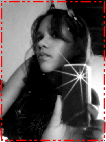 __ValeriaLima's profile picture. → A menina que cresceu rápido demais, de um jeito que ninguém percebeu. a menina que dá mais valor aos amigos do que a ela mesma. a menina que já virou a noite,