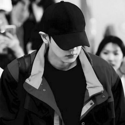 1992's Parody of Park Chanyeol. Part of the trio along with Jopez and Draxler.