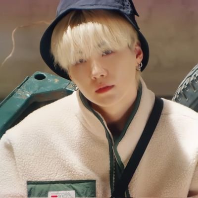 05line ARMY 🚺 ユンギ寄all🫶🏻 한국어 공부 중๑๑ 無言フォロー👍🏻 ̖́-