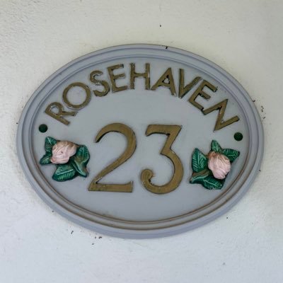 Rosehaven Cottage is a three bedroom, one bathroom self catering accommodation located in the beautiful town of Swellendam, South Africa.